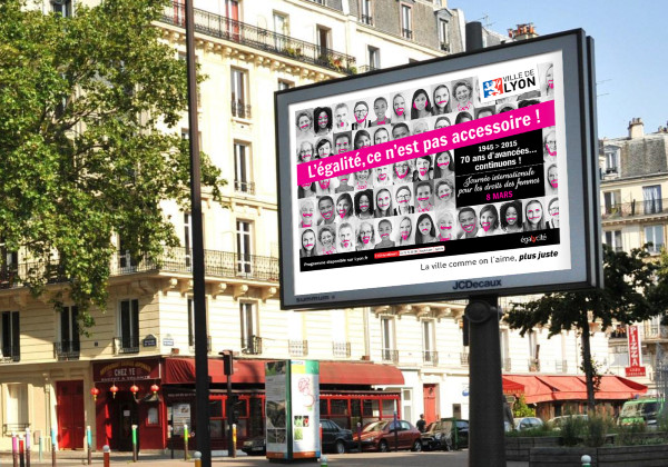 création graphique pour panneaux d'affichage Decaux pour la ville de Lyon